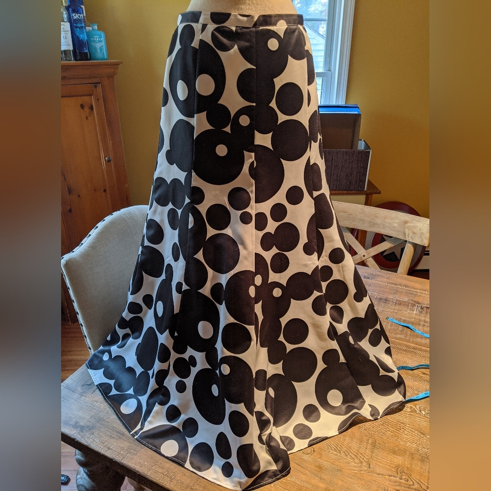 Black and White dot pattern floor length skirt